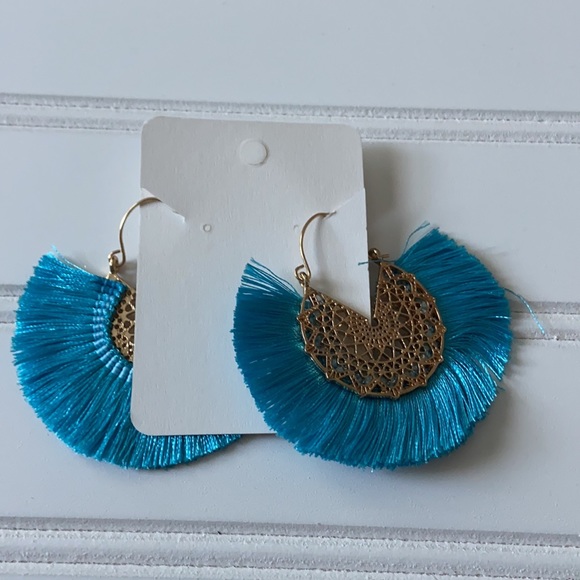 Tassel Silk Thread Fan Shaped Earrings Gold - Picture 4 of 4